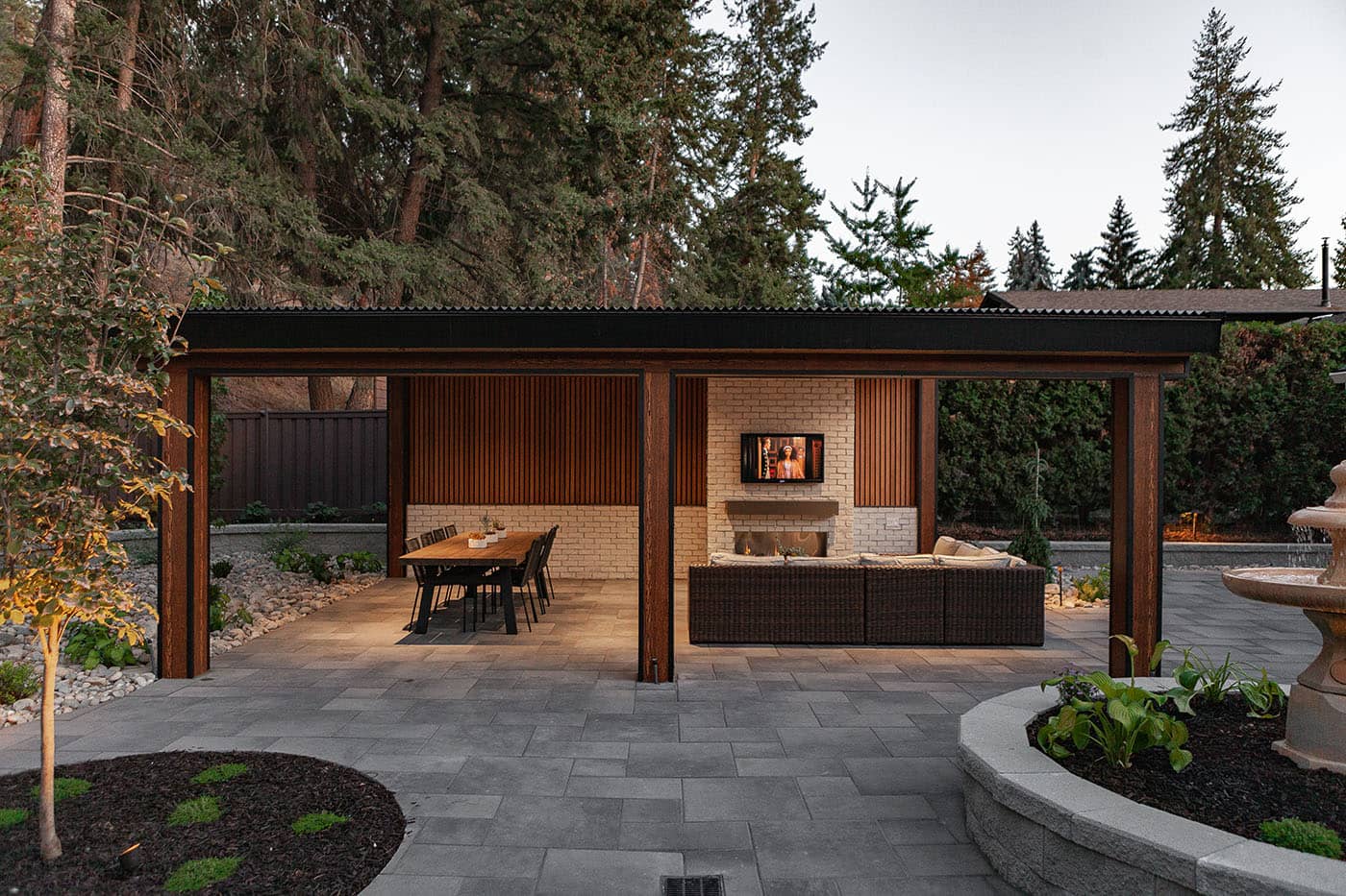 Design: Blue Alice Space + Design | Photography: Blue Photography | Construction: ARG Contracting