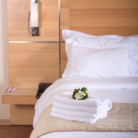 King sized bed in a luxury hotel room